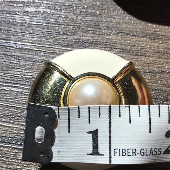 Vintage Givenchy Simulated Pearl Clip On Earrings - Picture 6 of 8